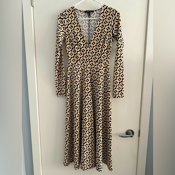 FOREVER 21 - Step into this stylish midi dress links pattern dress! Like new! - Picture 1 of 4